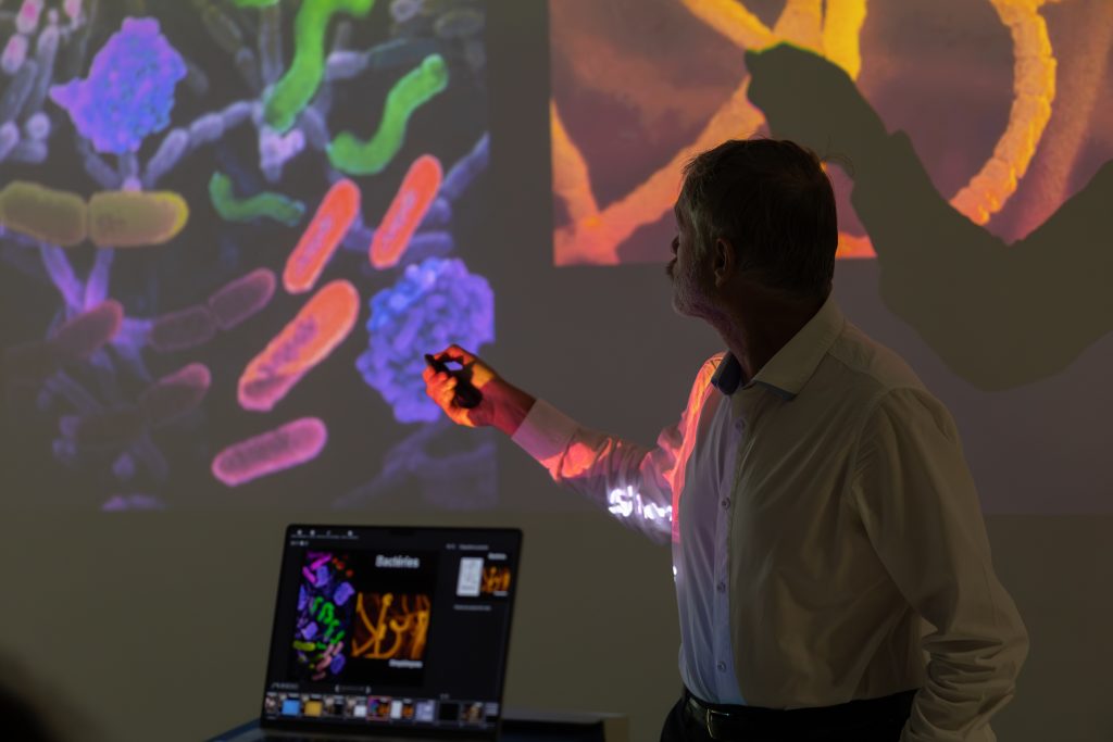 Marc-André SELOSSE ( biologiste)